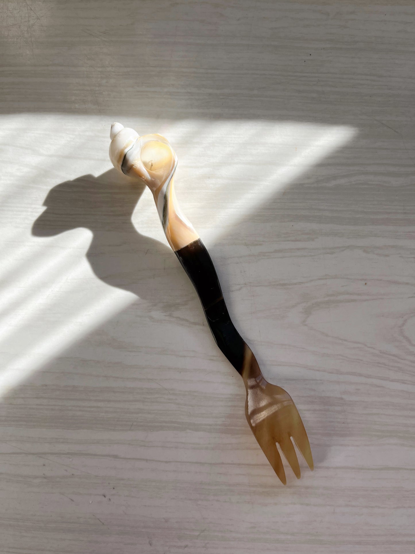 Horn & Shell Serving Fork