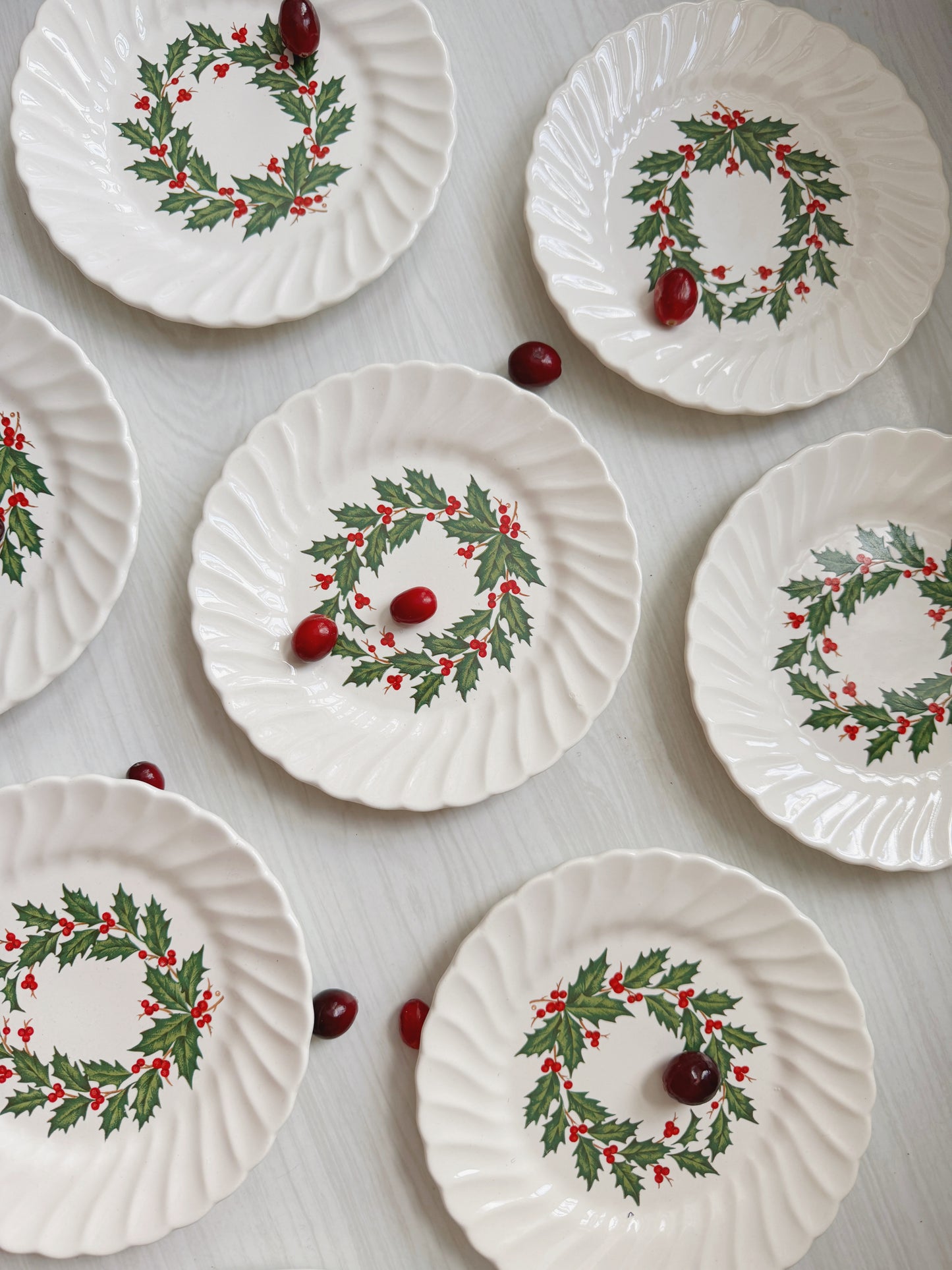 Ring of Holly Dessert Plates