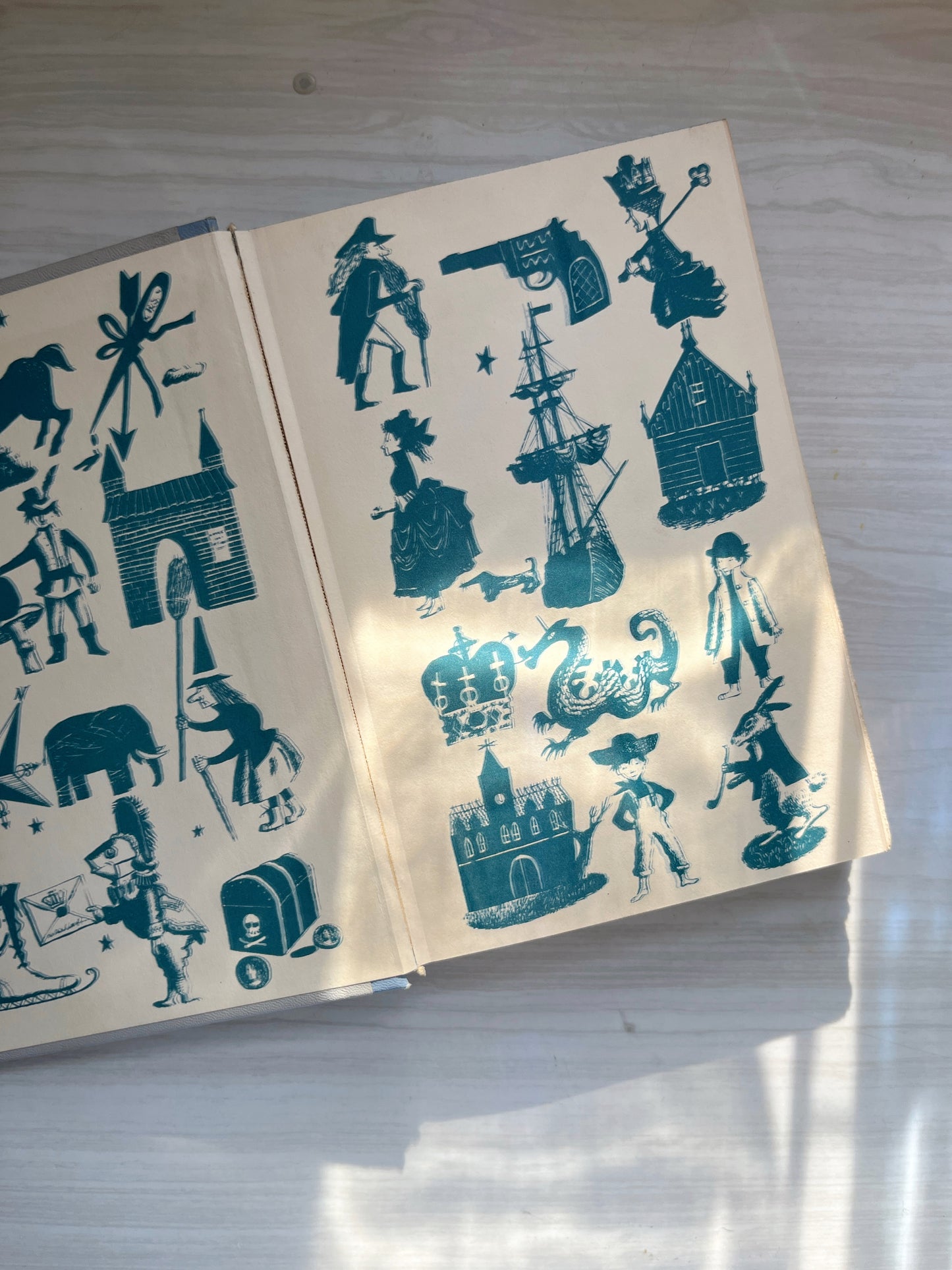 Tom Sawyer Junior Deluxe Editions Book