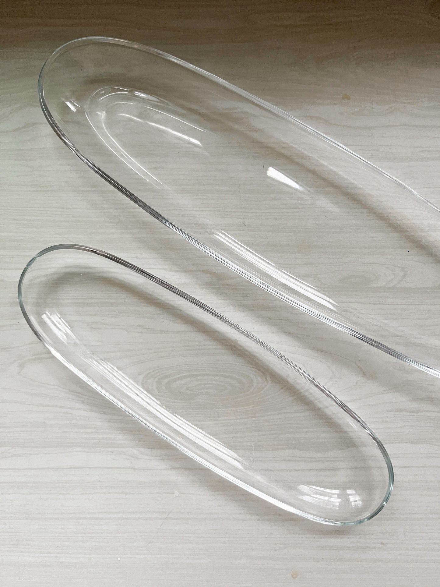 Set of 2 Glass Serving Trays