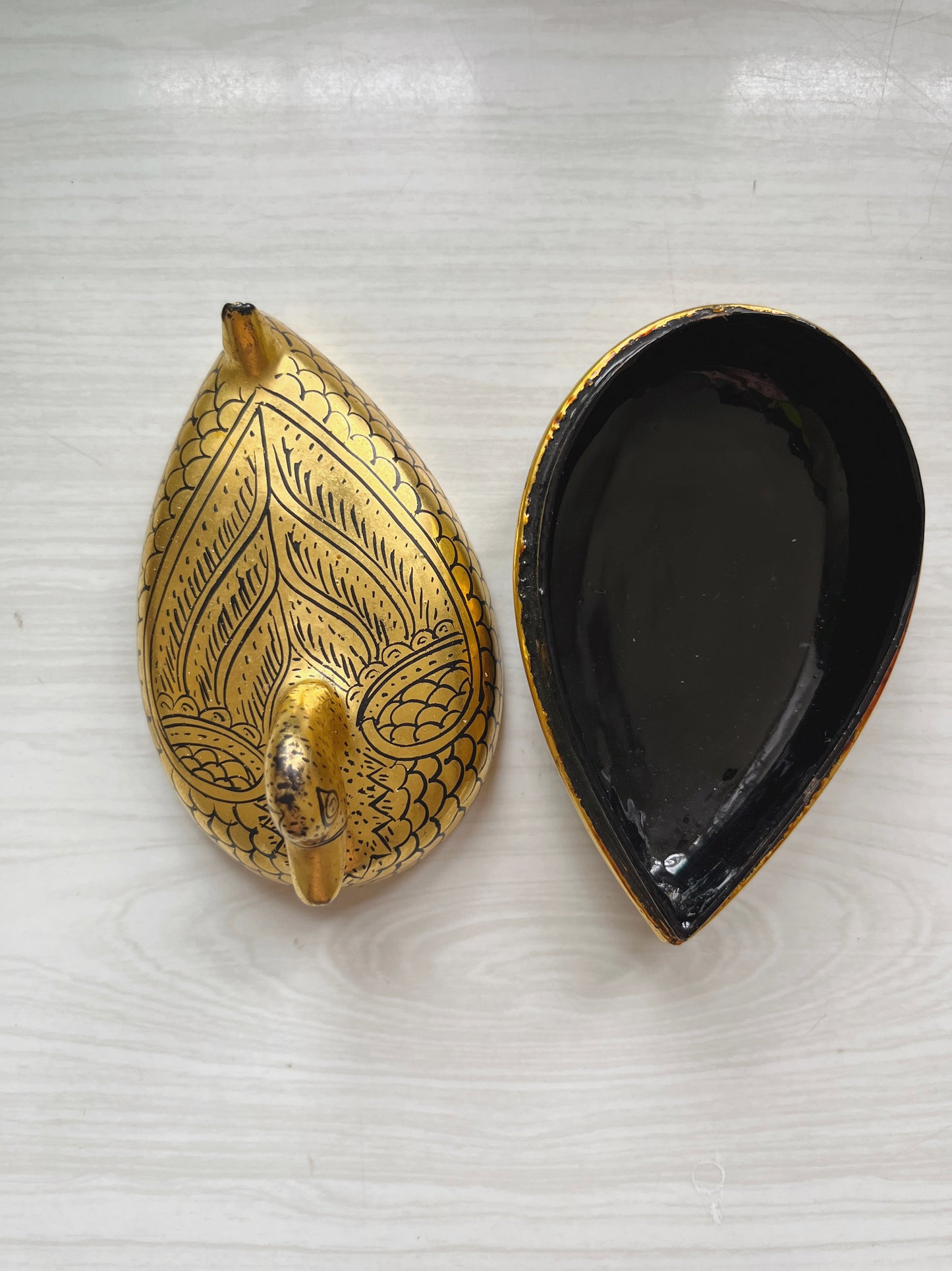 Gold Lacquer Duck Box