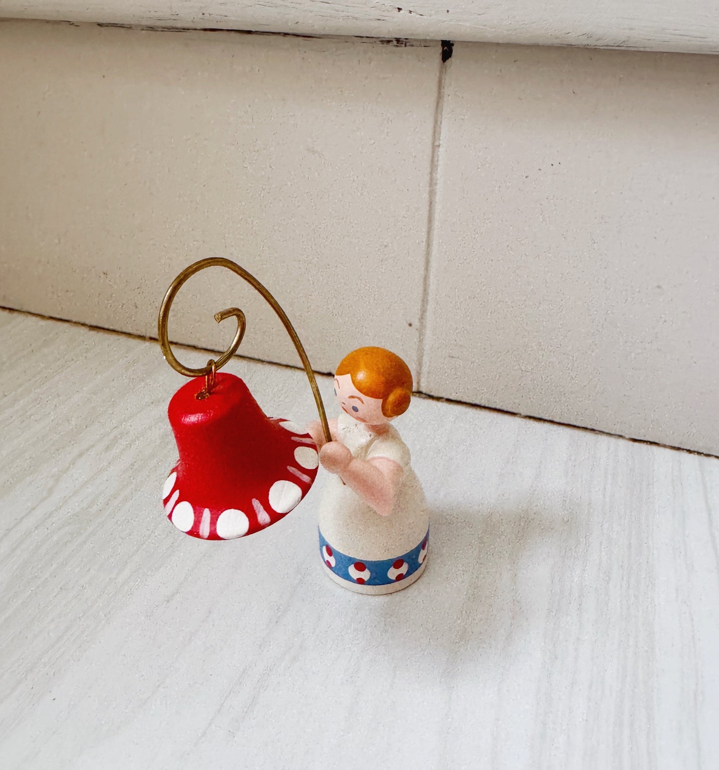Erzgebirge Bell Girl
