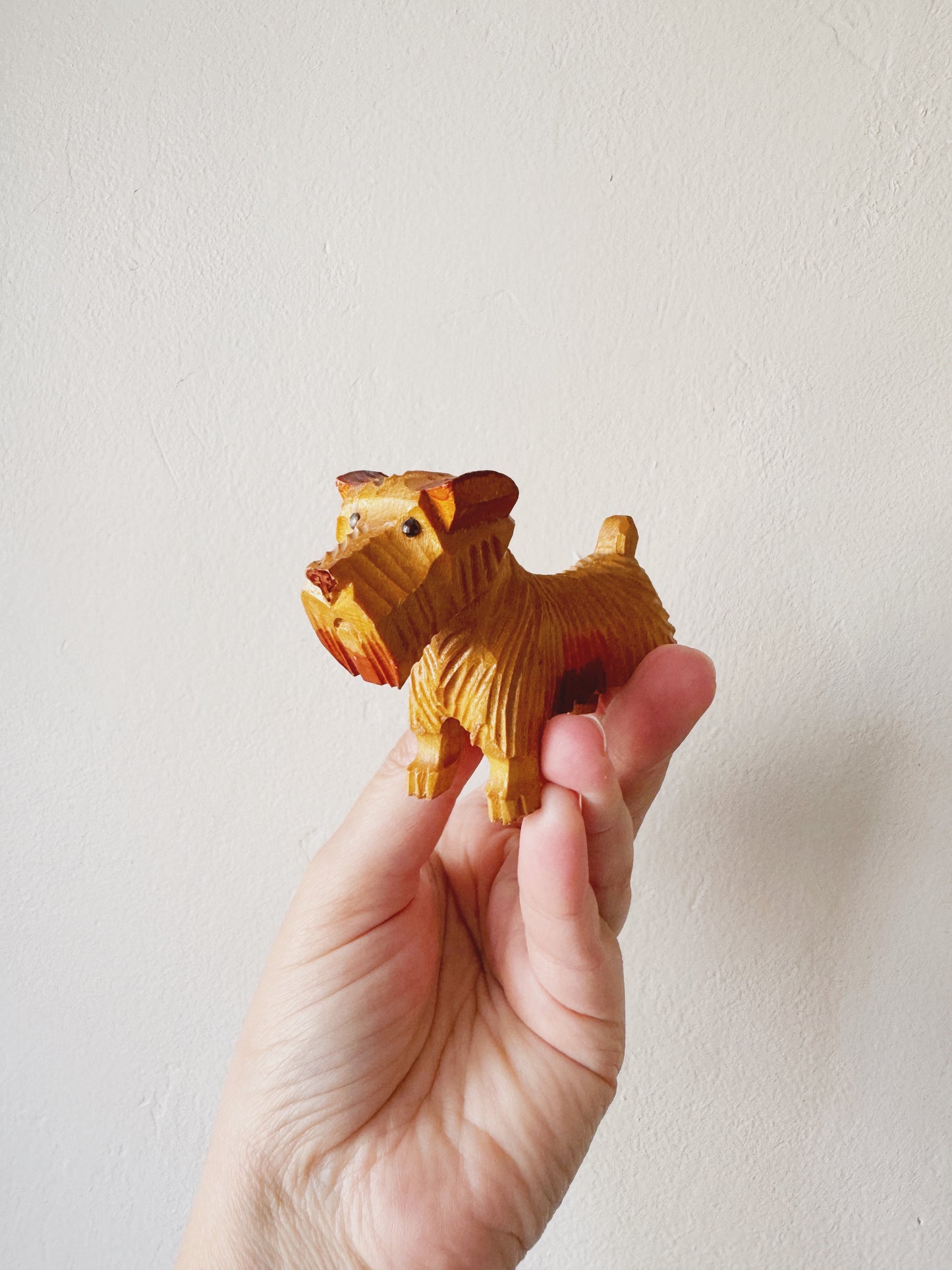 Finn (Carved Dog Figurine)