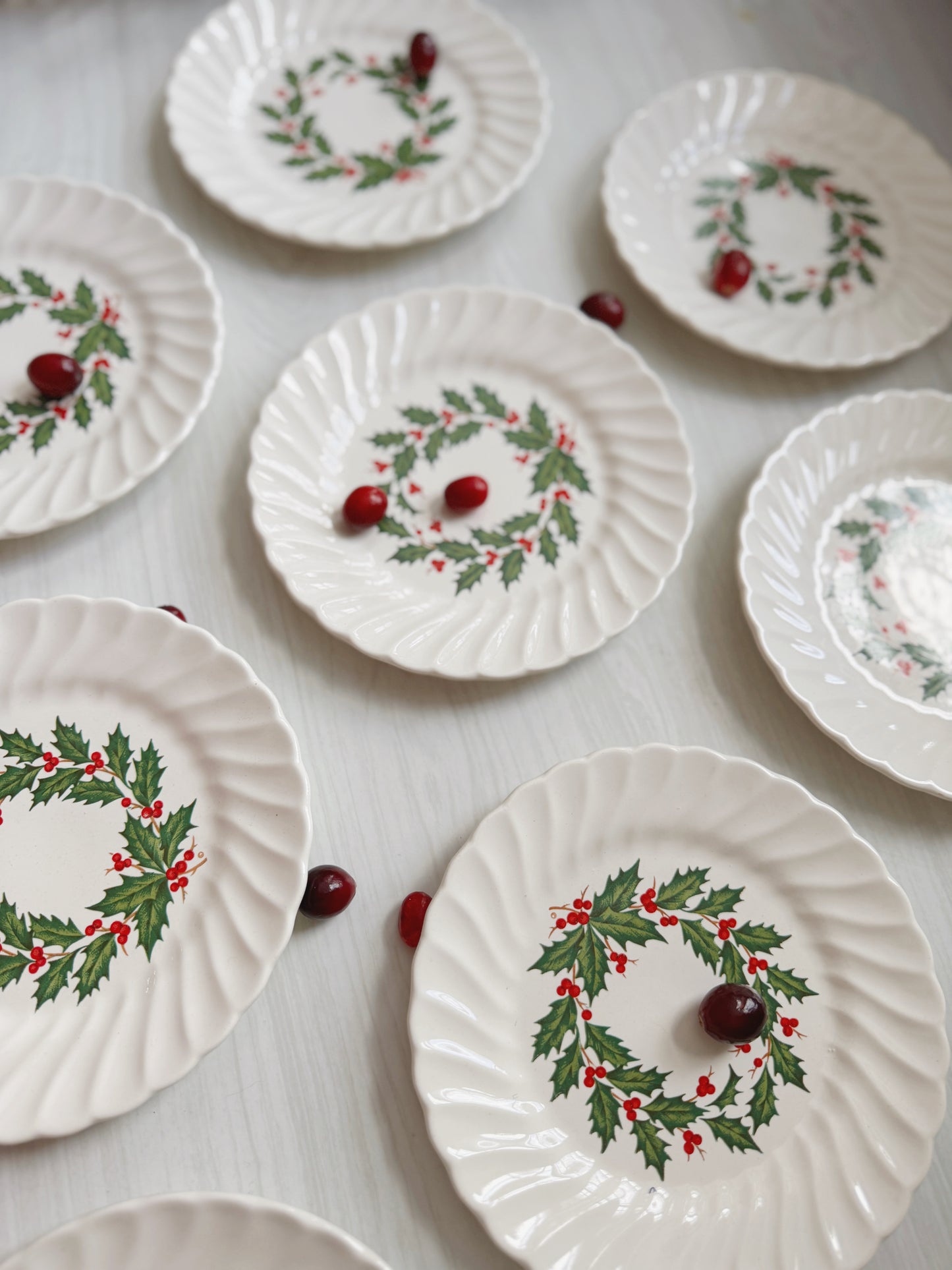 Ring of Holly Dessert Plates
