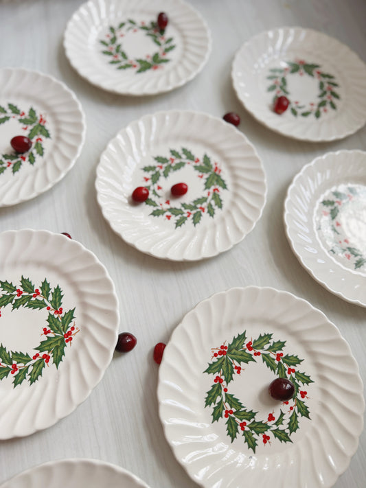 Ring of Holly Dessert Plates